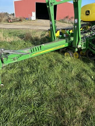 Image of John Deere 1770 equipment image 2