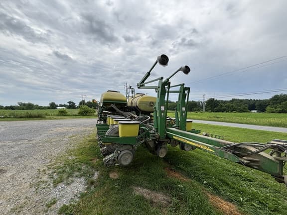 Image of John Deere 1770 equipment image 1