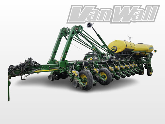 2007 John Deere 1770 Equipment Image0