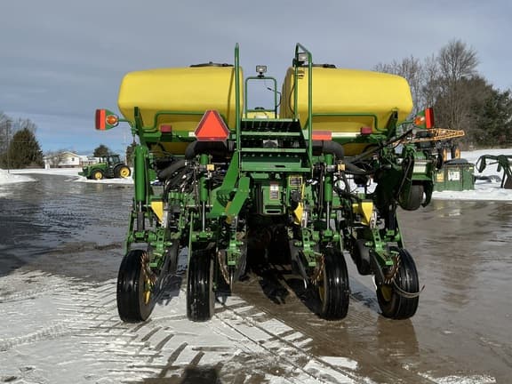 Image of John Deere 1770 equipment image 4