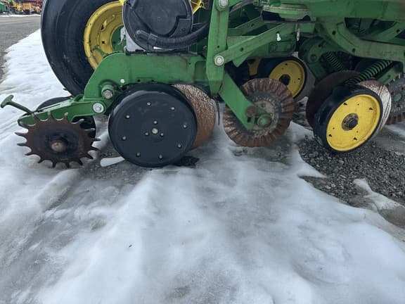 Image of John Deere 1770 equipment image 1