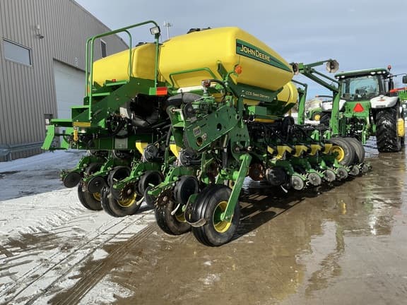 Image of John Deere 1770 equipment image 3
