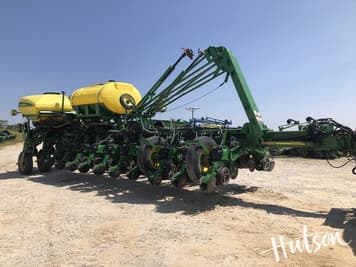 Main image John Deere 1770