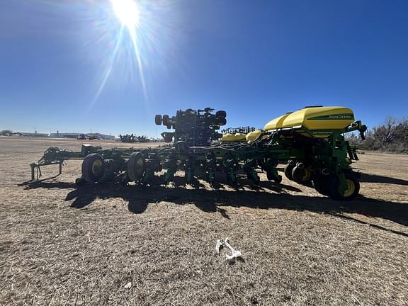 Image of John Deere 1770 equipment image 1
