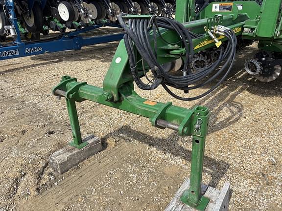 Image of John Deere 1770 equipment image 1