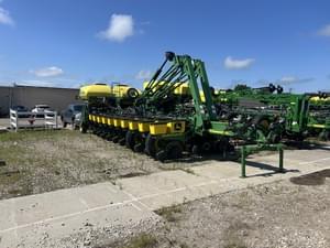 2007 John Deere 1770 Image