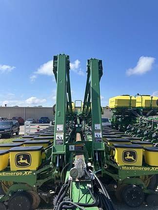 Image of John Deere 1770 equipment image 3