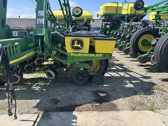 Image of John Deere 1770 equipment image 2