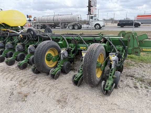 Image of John Deere 1770 equipment image 3