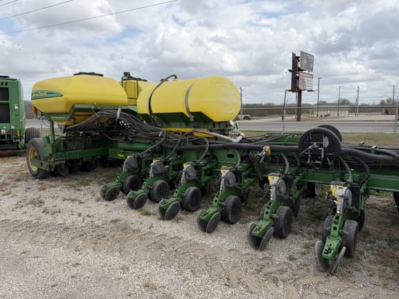 Image of John Deere 1770 equipment image 2