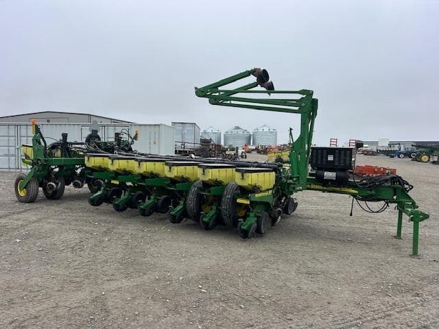 Image of John Deere 1770 equipment image 2