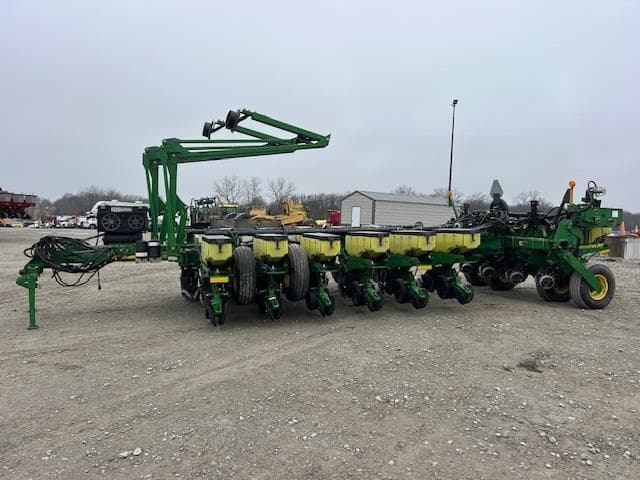 Image of John Deere 1770 equipment image 3