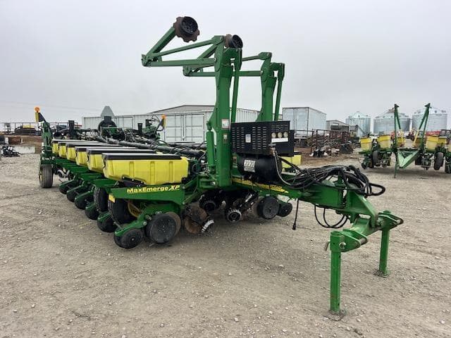 Image of John Deere 1770 equipment image 1