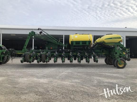 Image of John Deere 1770 equipment image 3