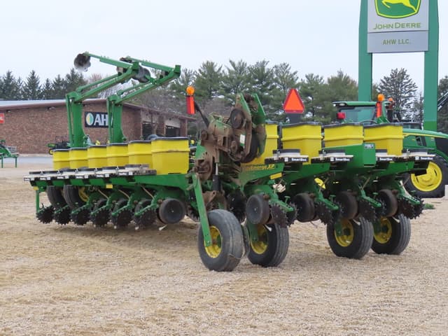 Image of John Deere 1770 equipment image 4