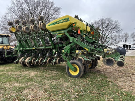 Image of John Deere 1790 equipment image 4