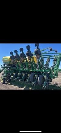 Image of John Deere 1790 equipment image 2