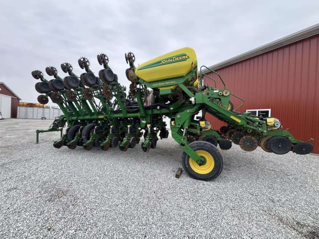 Image of John Deere 1790 equipment image 3