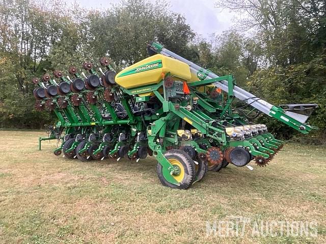 Image of John Deere 1790 equipment image 2