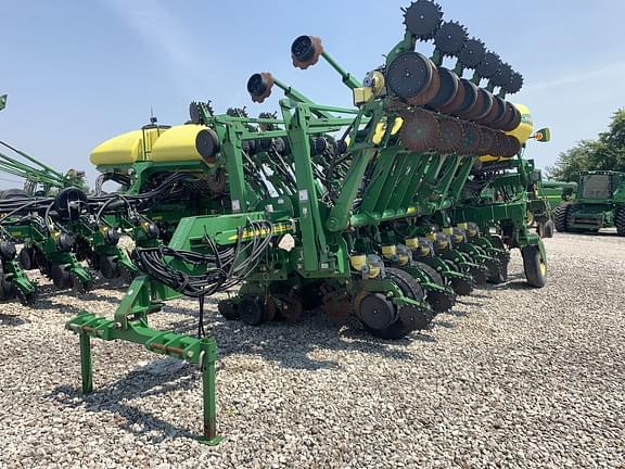 Image of John Deere 1790 equipment image 1