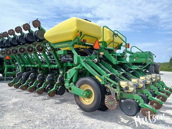 Image of John Deere 1790 equipment image 3