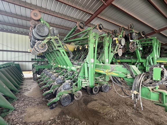 2007 John Deere 1790 Equipment Image0