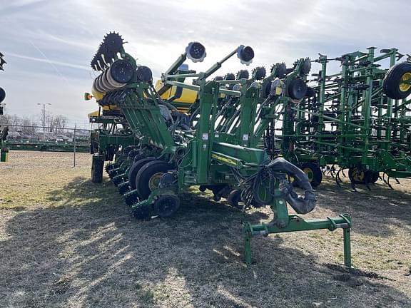 Image of John Deere 1790 equipment image 3