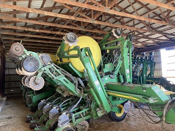 Image of John Deere 1790 equipment image 4