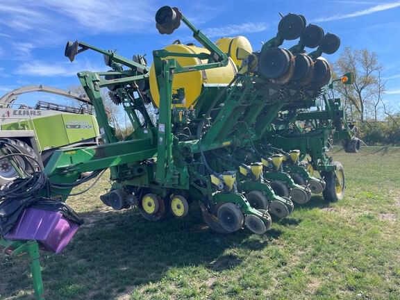 2007 John Deere 1790 Equipment Image0