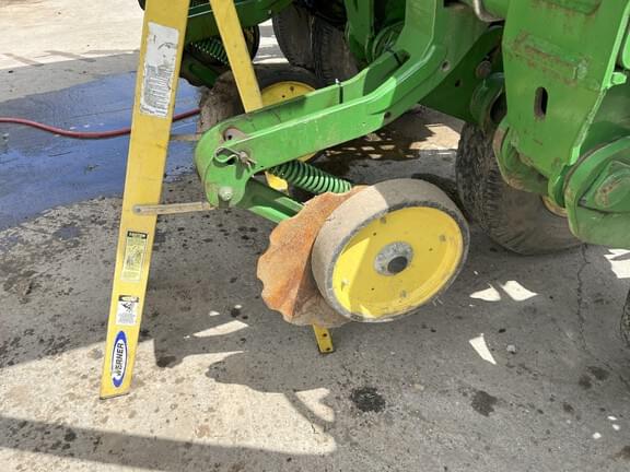 Image of John Deere 1790 equipment image 3