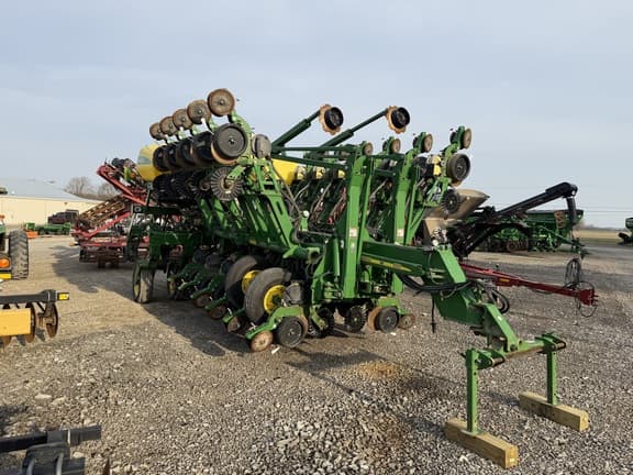 Image of John Deere 1790 equipment image 1