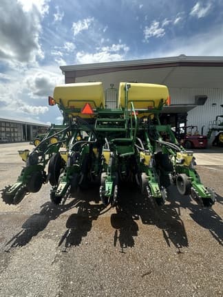 Image of John Deere 1790 equipment image 2