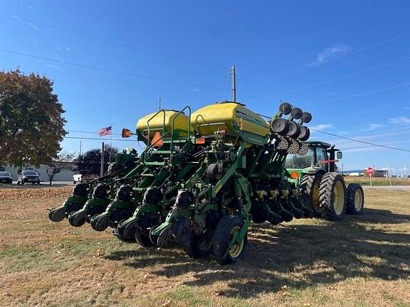 Image of John Deere 1790 equipment image 3