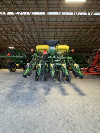 Image of John Deere 1790 equipment image 4