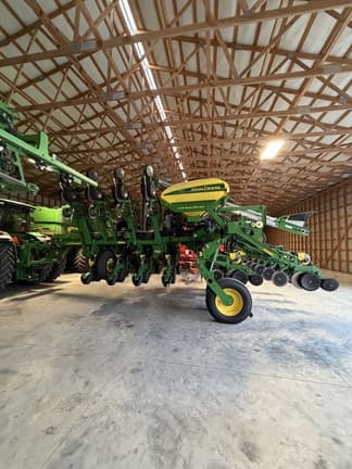 Image of John Deere 1790 equipment image 3