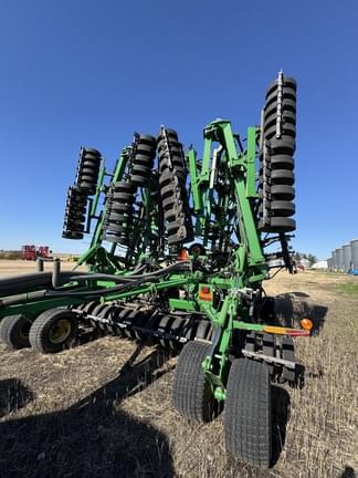 Image of John Deere 1830 equipment image 2