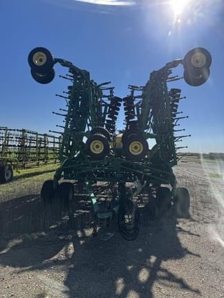 Image of John Deere 1830 equipment image 1