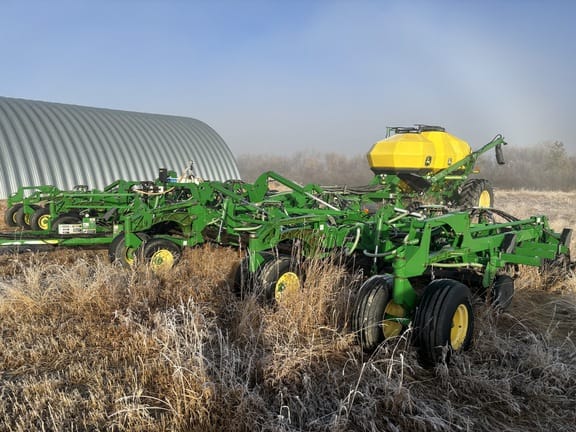 2007 John Deere 1835 Equipment Image0