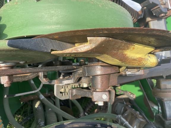 Image of John Deere 1890 equipment image 2