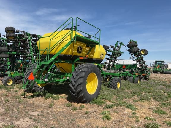 Image of John Deere 1890 equipment image 2