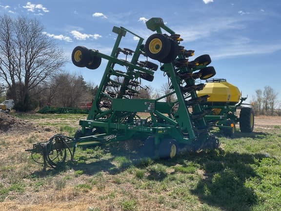 Image of John Deere 1890 equipment image 1