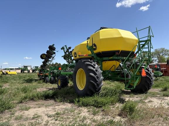 Image of John Deere 1890 equipment image 4
