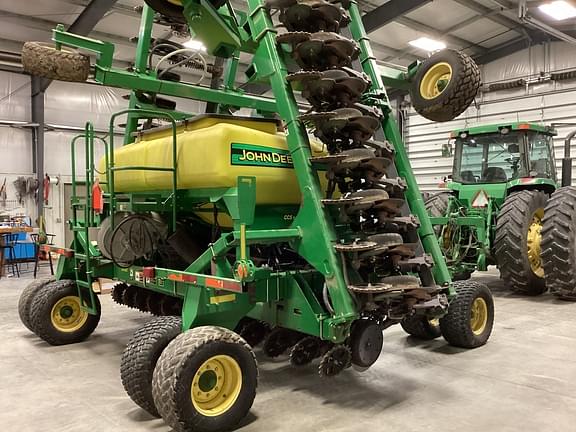 Image of John Deere 1990 equipment image 4