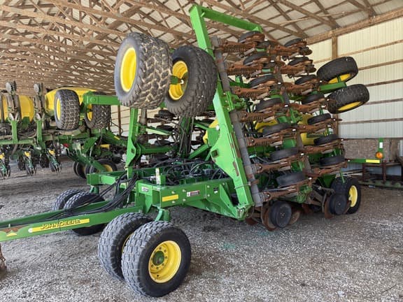 Image of John Deere 1990 equipment image 2