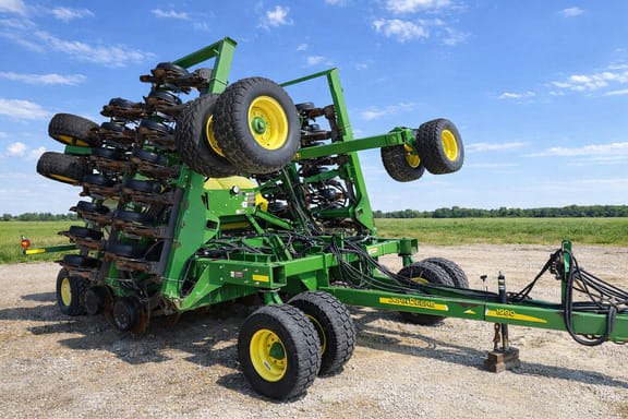 2007 John Deere 1990 Equipment Image0