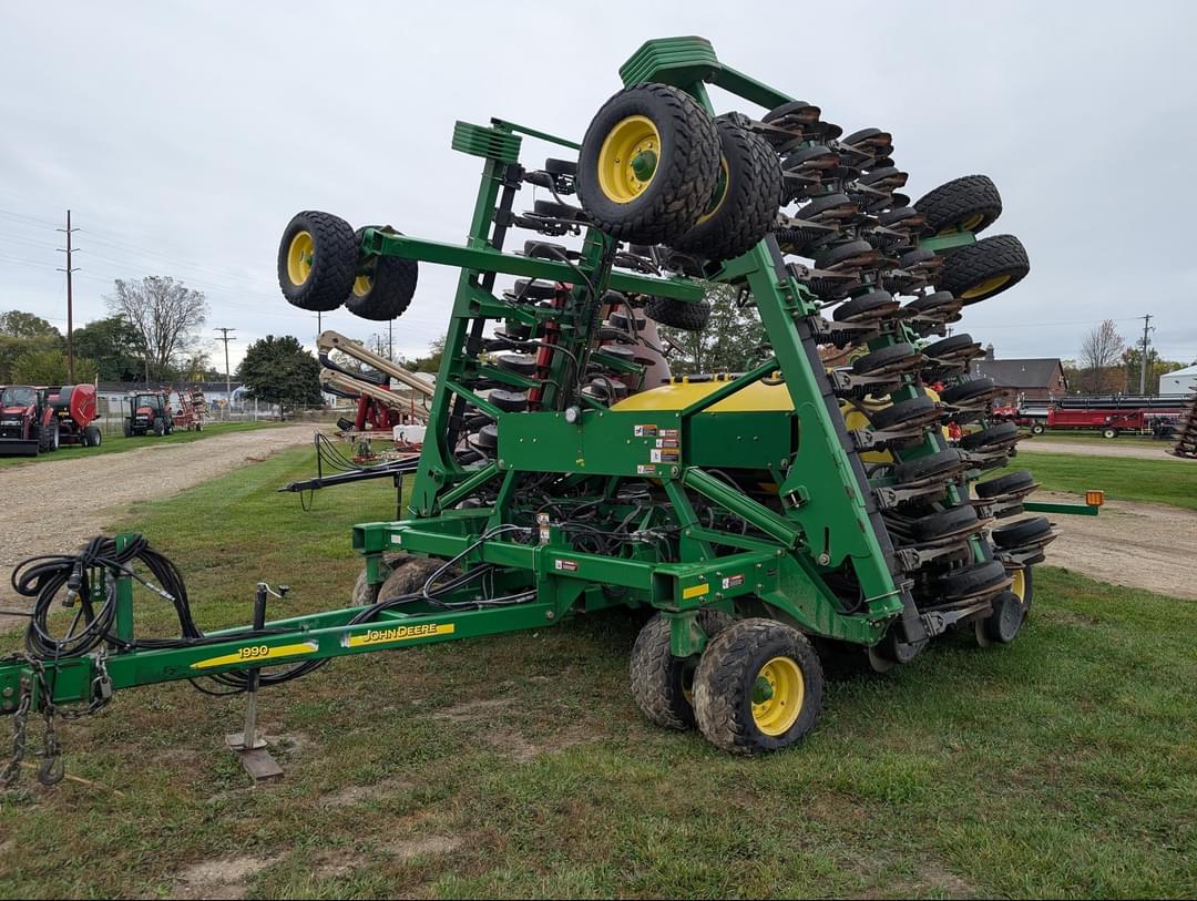 Image of John Deere 1990 Image 0