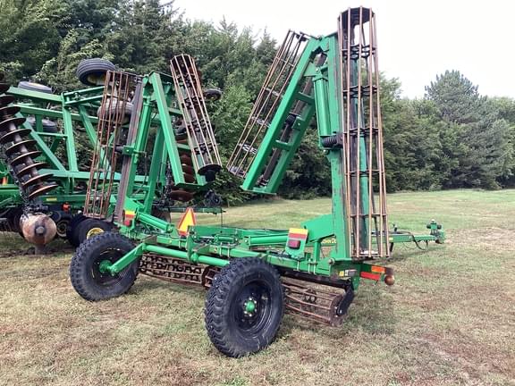 Image of John Deere 200 equipment image 4