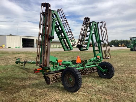Image of John Deere 200 equipment image 3