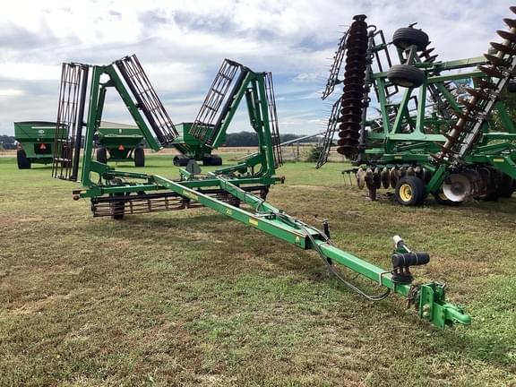 Image of John Deere 200 equipment image 2