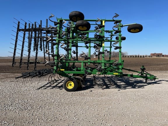 Main image John Deere 2210L